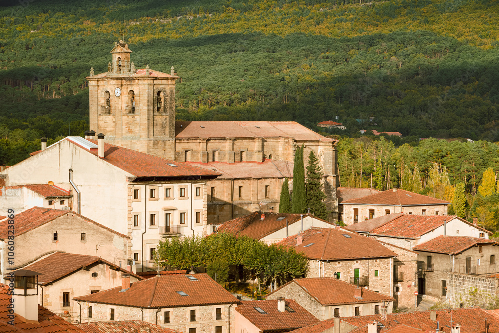 Fototapeta premium Scenic View of Vinuesa Village with Historic Church and Bell Tower