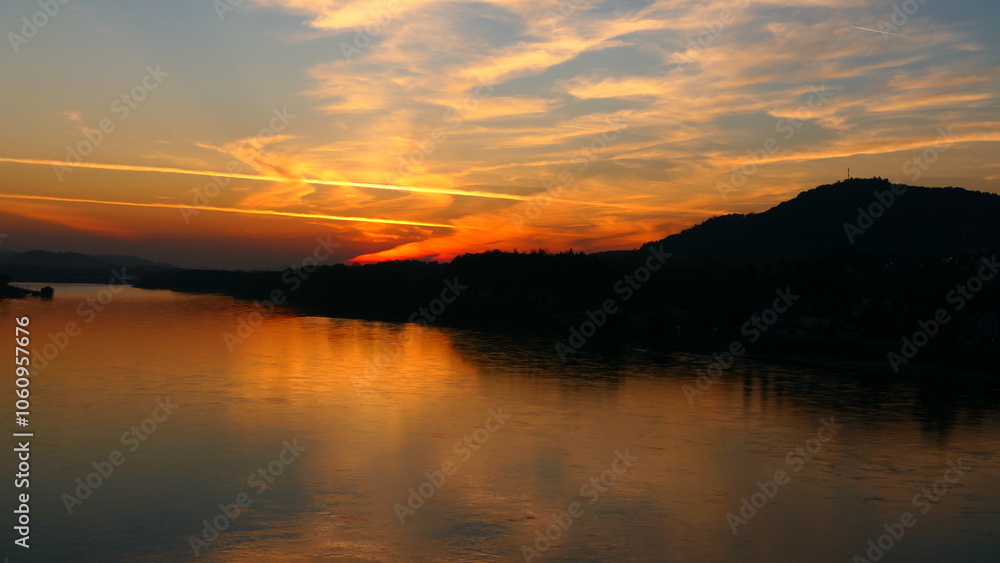die Donau im Abendrot die Donau im Abendrot