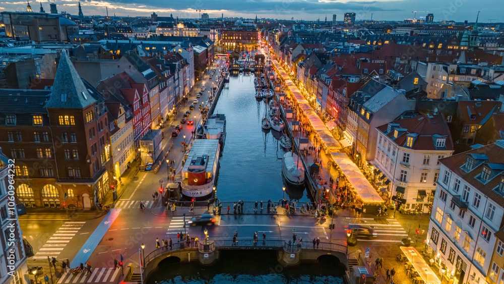 Fototapeta premium Harbor in the evening of Copenhagen, Denmark