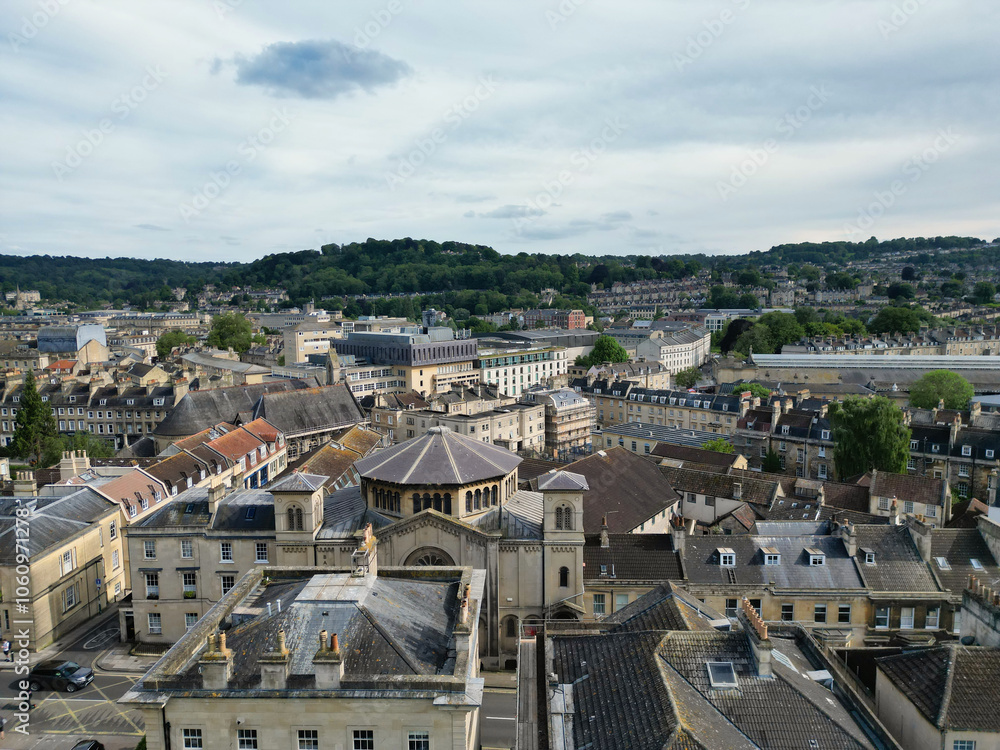 Obraz premium High Angle View of Historical Bath City of England United Kingdom During Mostly Cloudy Day of May 26th, 2024, Aerial Footage Was Captured with Drone's Camera During Bright Sunny Day