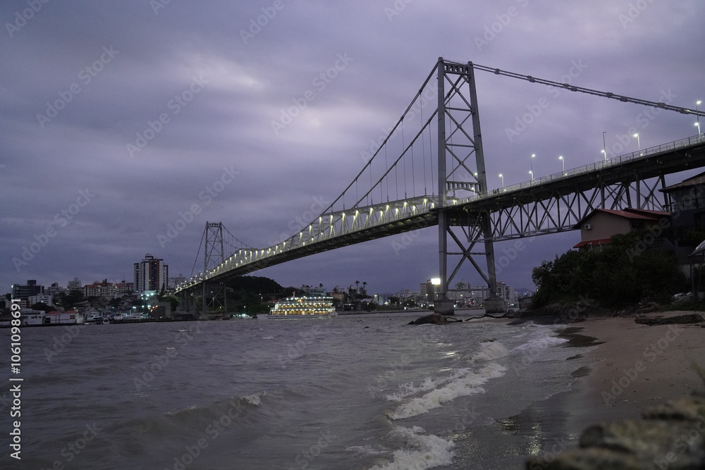 Naklejka premium Ponte Hercílio Luz Florianópolis - Foto Quadro