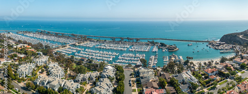 Foto Aerial view of Dana Point Harbor and jetty