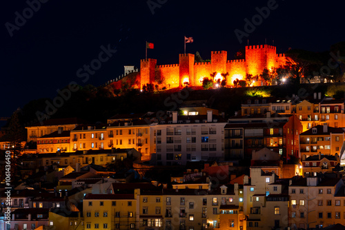 Die schöne Altstadt Lissabon in Portugal mit Burgen alten Gebäuden und Straßen und Baukunst photo