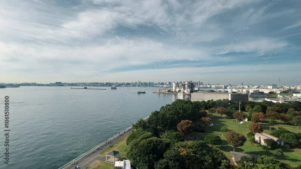 東京ゲートブリッジから望む若洲海浜公園周辺の都市景観 東京ゲートブリッジから望む若洲海浜公園周辺の都市景観