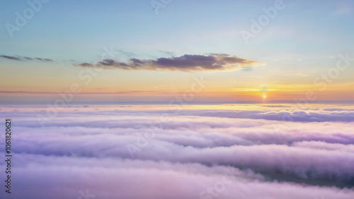 Sonnenuntergang über den lila Wolken . KI Generated