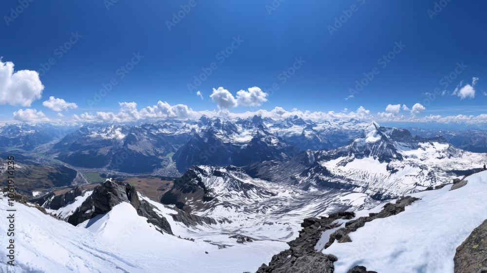 Obraz premium Scenic Mountain Landscape with Snow and Clear Sky