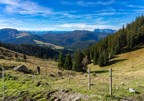 Die berühmte Winklmoos-Alm, Urlaub in den Bergen in Bayern: Wandergebiet in der Nähe von Reit im Winkl - Wanderung zum Gipfel Dürrnbachhorn 1776 Höhenmeter photo