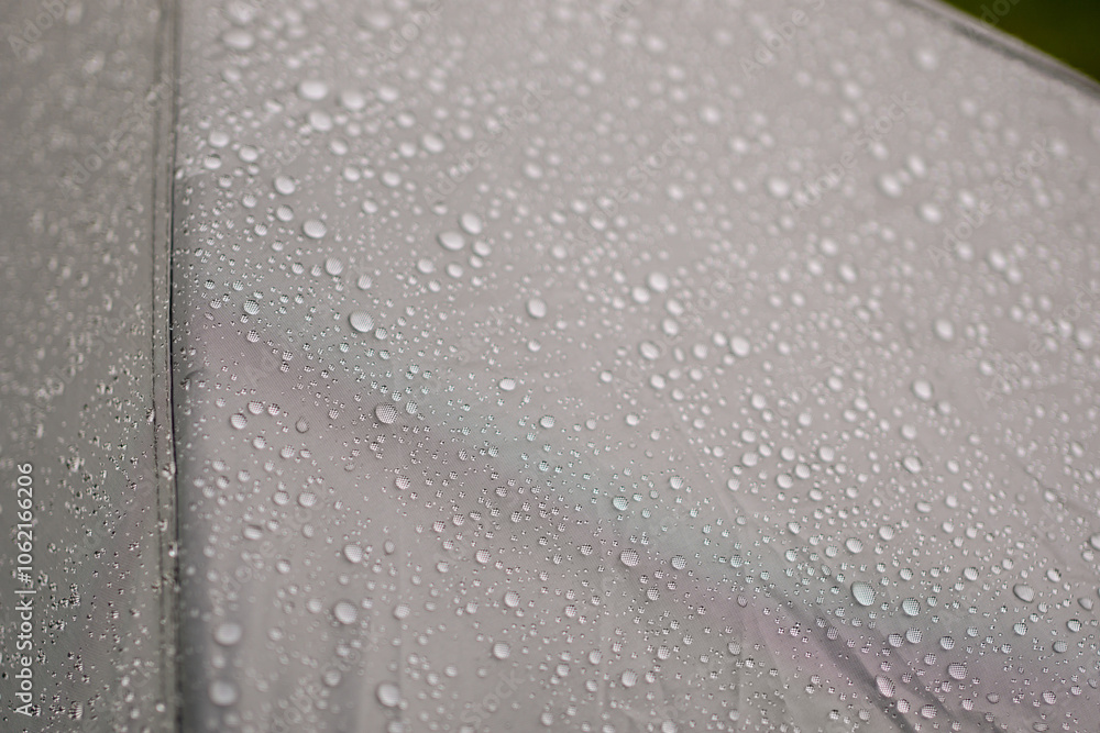 Ταπετσαρία Close up shot of raindrops on the gray tent after a summer rain.