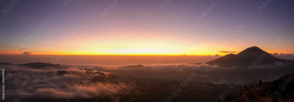 Fototapeta premium Sonnenaufgang auf Bali