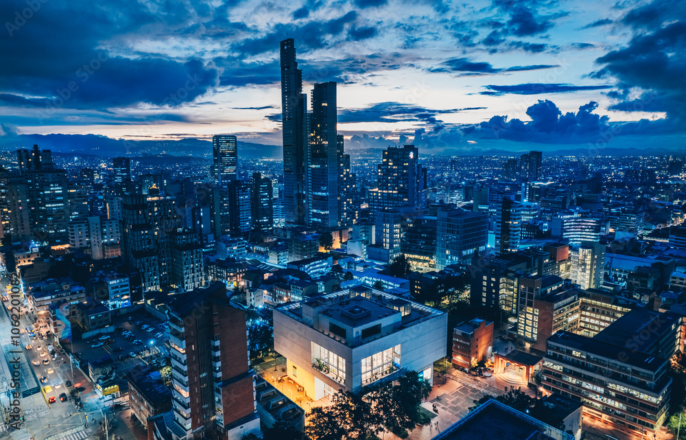 vista nocturna de la ciudad de Bogotá, Colombia