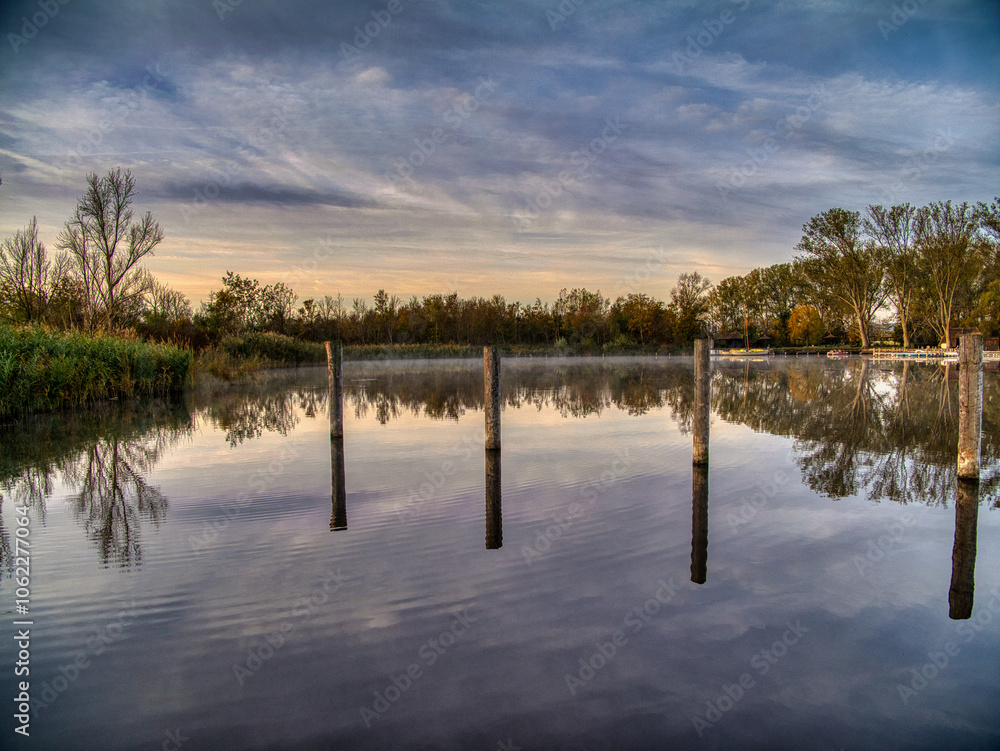 Fototapeta premium Morning at the water