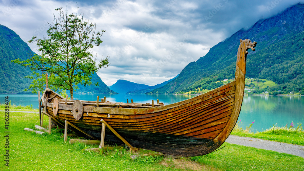 Wikinger Schiff in Skjolden in Norwegen am Sognefjord