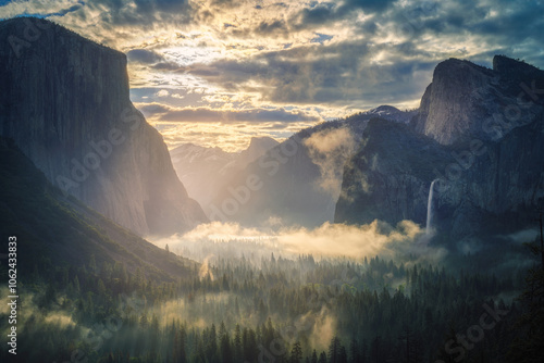 Obraz na płótnie sunrise at the tunnel view in yosemite nationalpark, california, usa w salonie