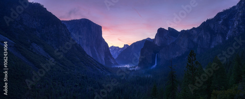 Obraz na płótnie sunrise at the tunnel view in yosemite nationalpark, california, usa w salonie