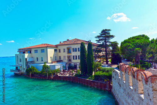 Sirmione am Gardasee photo