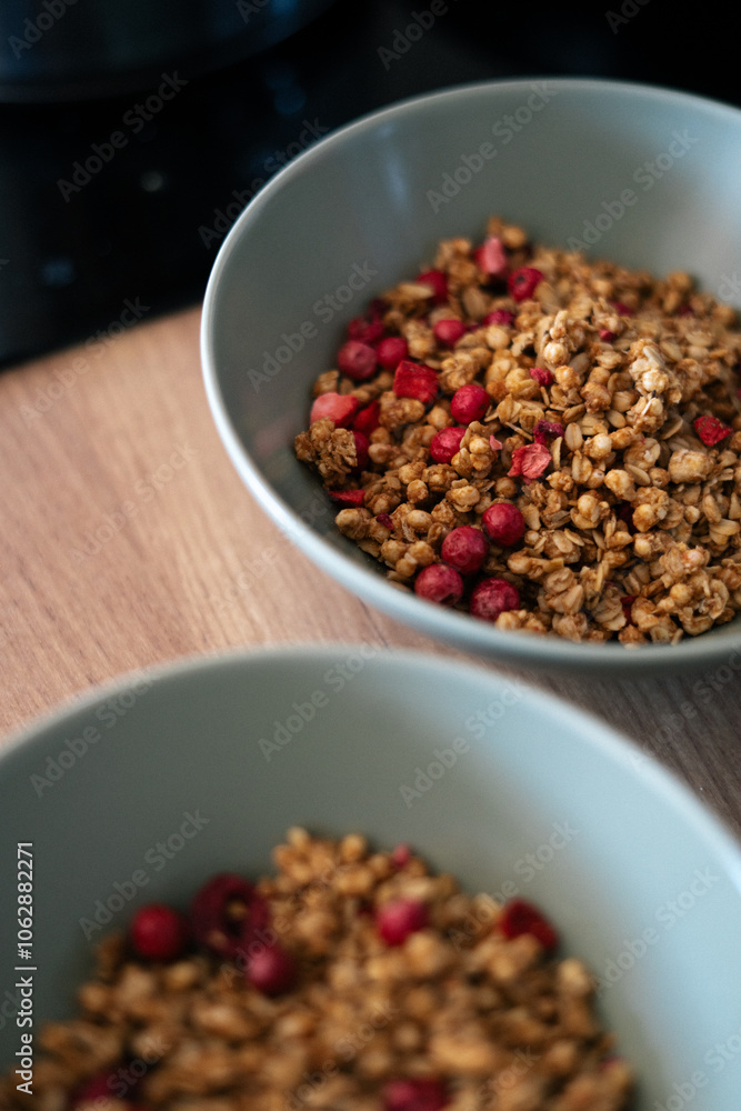 Delicious Granola with Berries: A Healthy Breakfast Choice Delicious Granola with Berries: A Healthy Breakfast Choice
