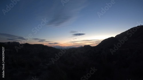 Hyperlapse de anochecer desde la montaña