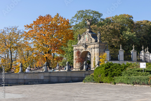 Obraz na płótnie Lubomirski Gate with mosaic of Our Lady Queen, Jasna Gora Monastery (Light Mountain), Czestochowa, Poland w salonie