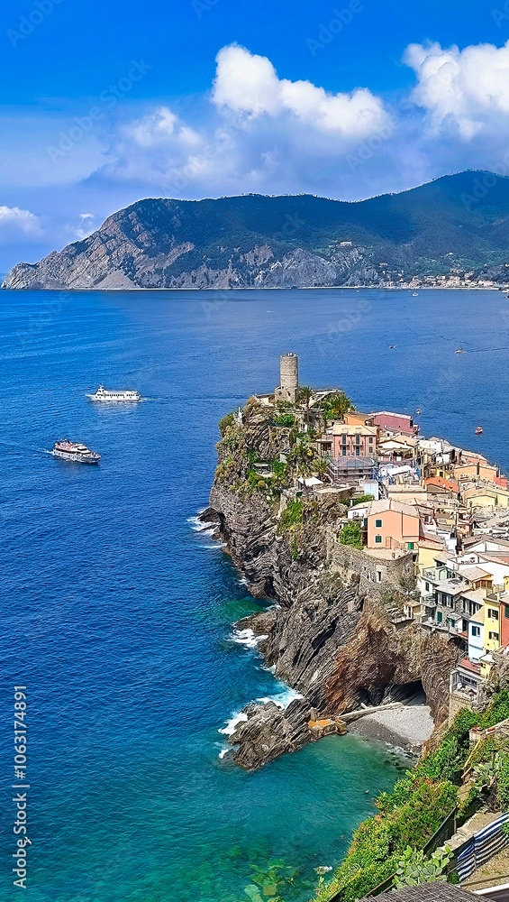 Naklejka premium Vernazza Panoramic View