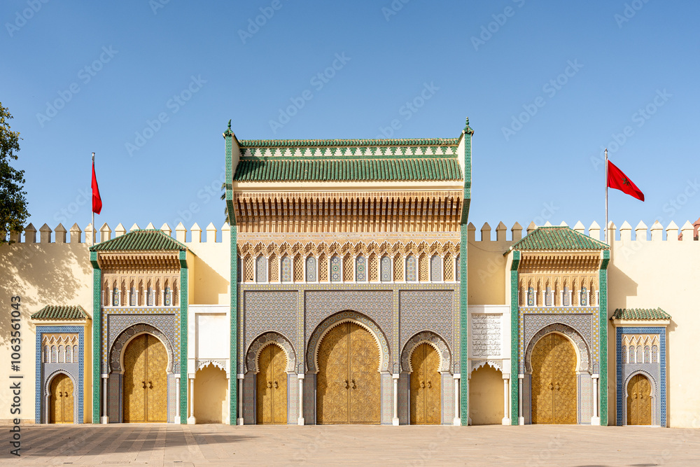 Ταπετσαρία Entrance door with mosaic and brass door at the Royal palace in Fes Morocco