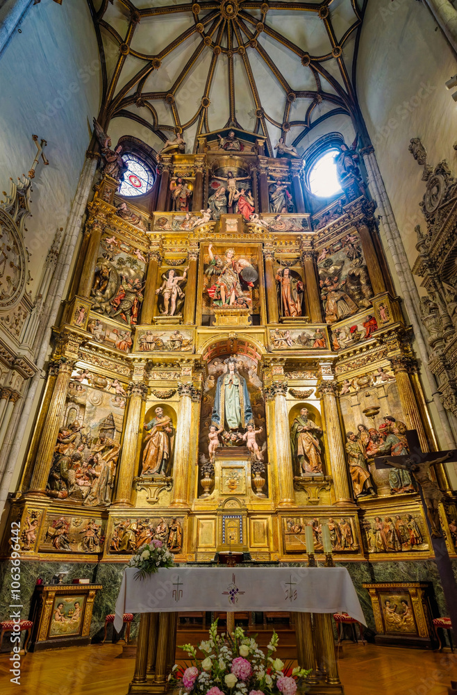 Obraz premium interior of cathedral, Vitoria-Gasteiz, Basque Country, Spain, Europe, September 2024