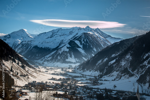 Bild auf Leinwand Altocumulus lenticularis über Rauris