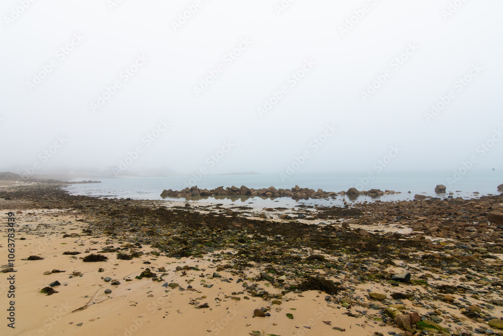 Brume matinale d'automne à Port-Blanc Penvénan - Bretagne Brume matinale d'automne à Port-Blanc Penvénan - Bretagne