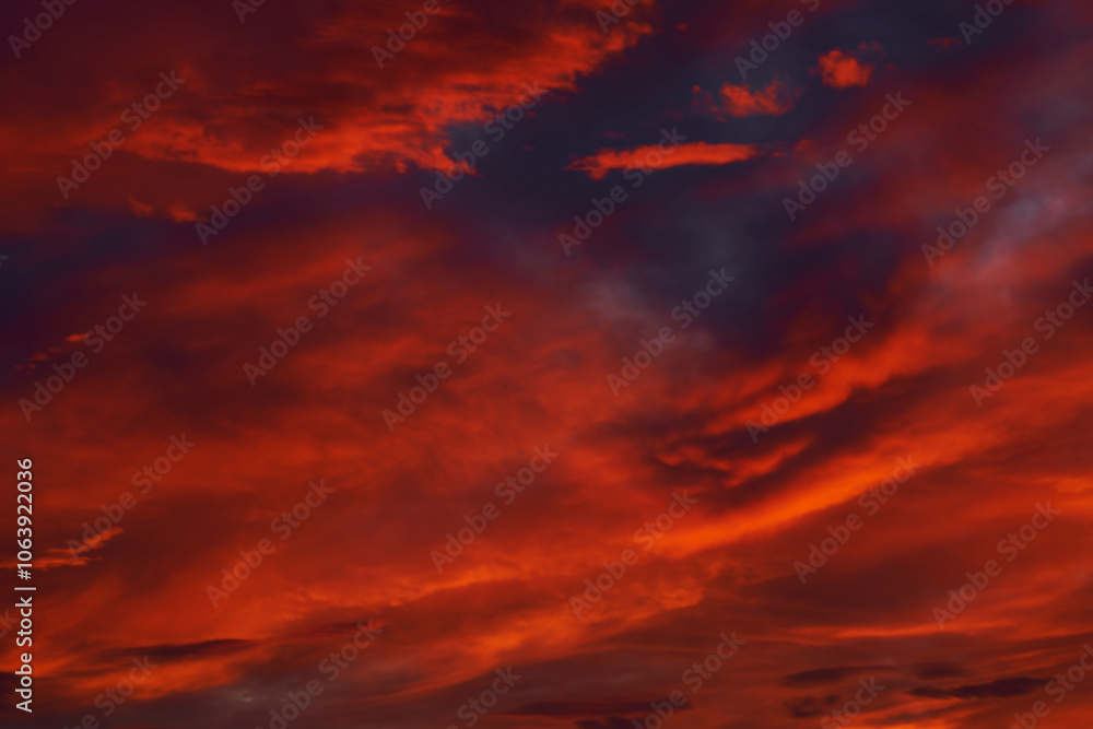 Fototapeta premium 心の奥底を揺さぶる夕焼け