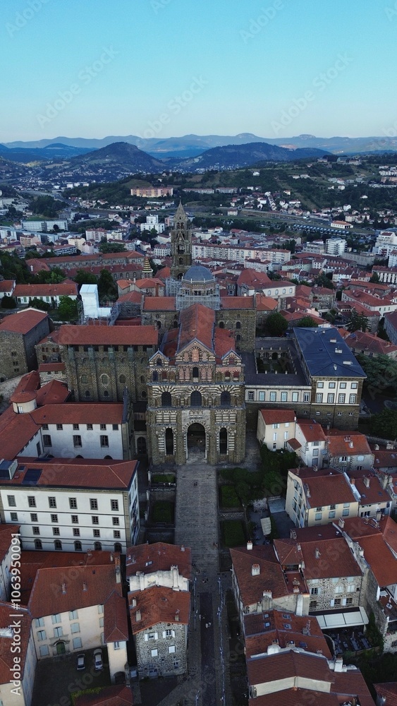 Obraz premium drone photo Le Puy-en-Velay cathedral france europe