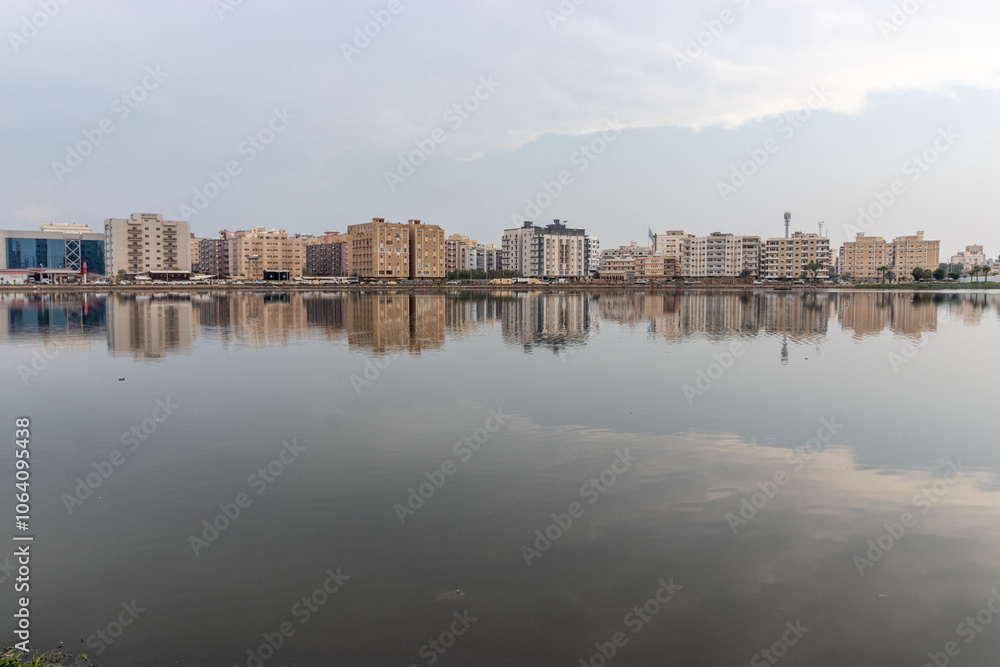 Obraz premium Lake Arbaeen in Jeddah, Saudi Arabia