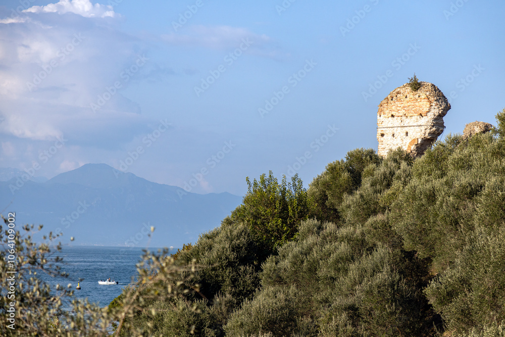 Φωτογραφία A section of the Grottoes of Catullus in Sirmione, overlooking Lake Garda, Italy