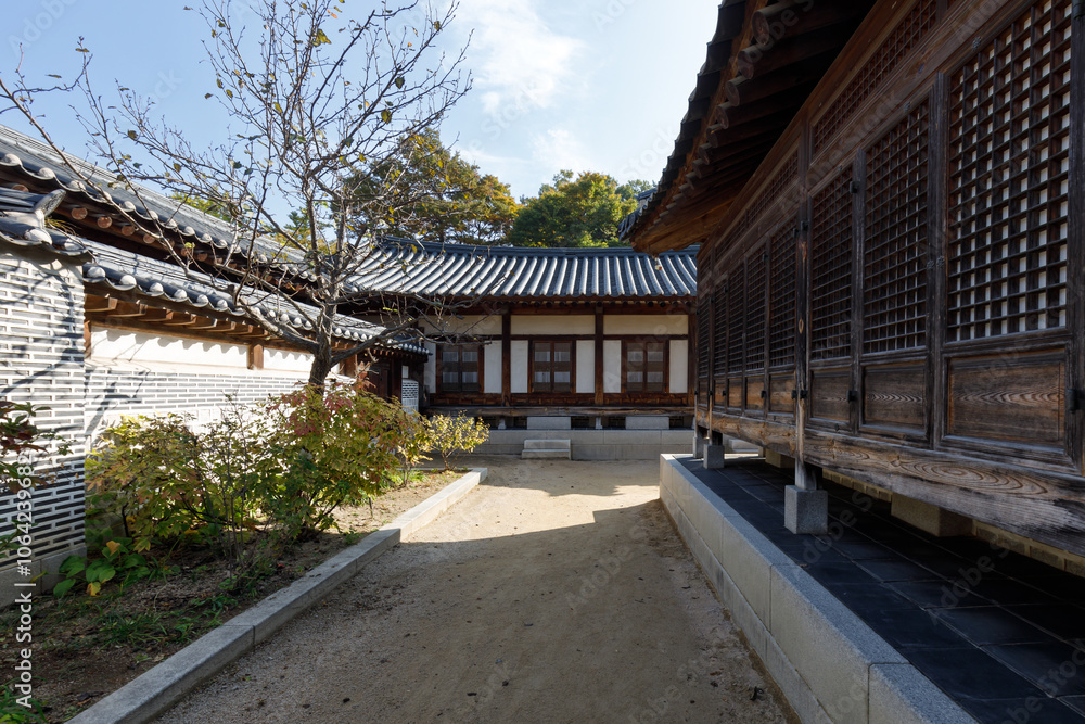 Traditional Architecture in Gyeongbokgung Palace. Seoul, Korea Traditional Architecture in Gyeongbokgung Palace. Seoul, Korea
