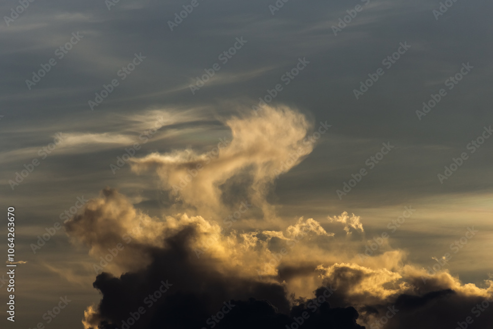 Fototapeta premium beautiful sky and big clouds at sunset