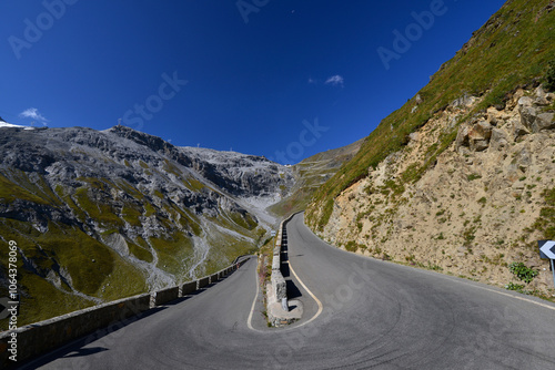 Passo dello Stelvio winding road view, Italy　ステルヴィオ峠　イタリア