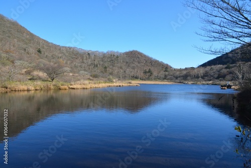 秋・快晴の覚満淵