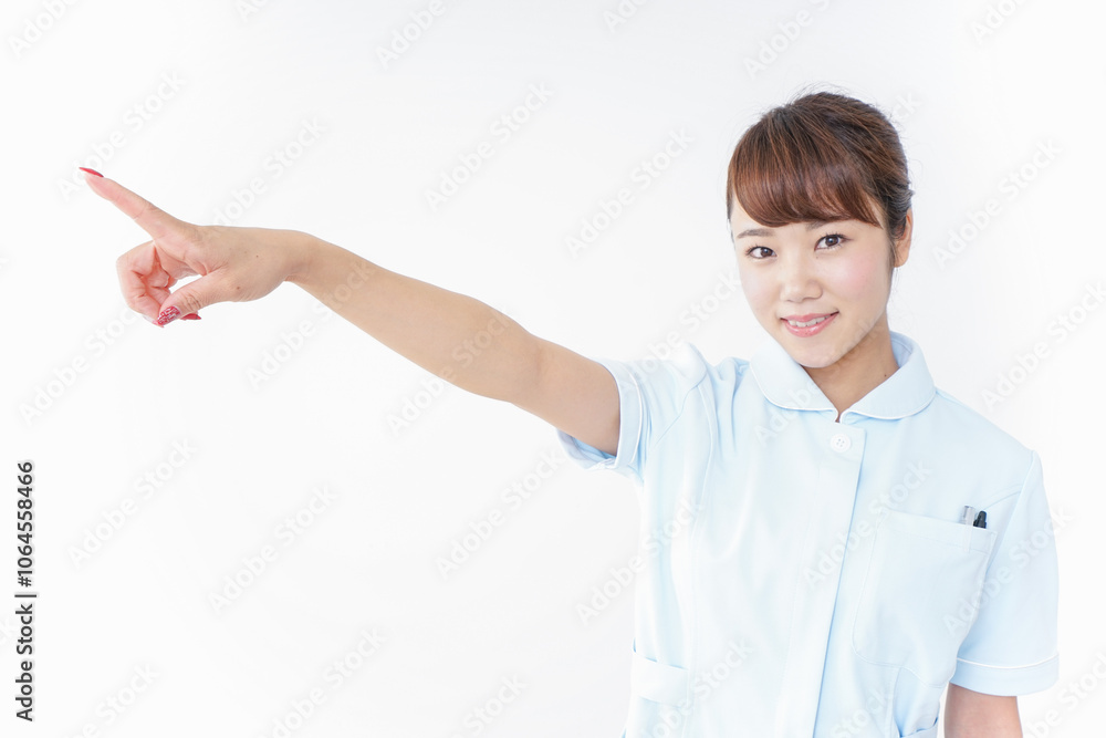 指を指す看護師 指を指す看護師