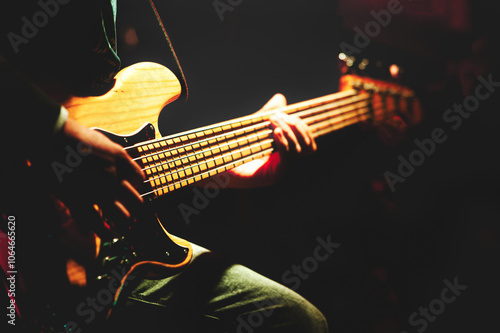Foto Five string electric bass
