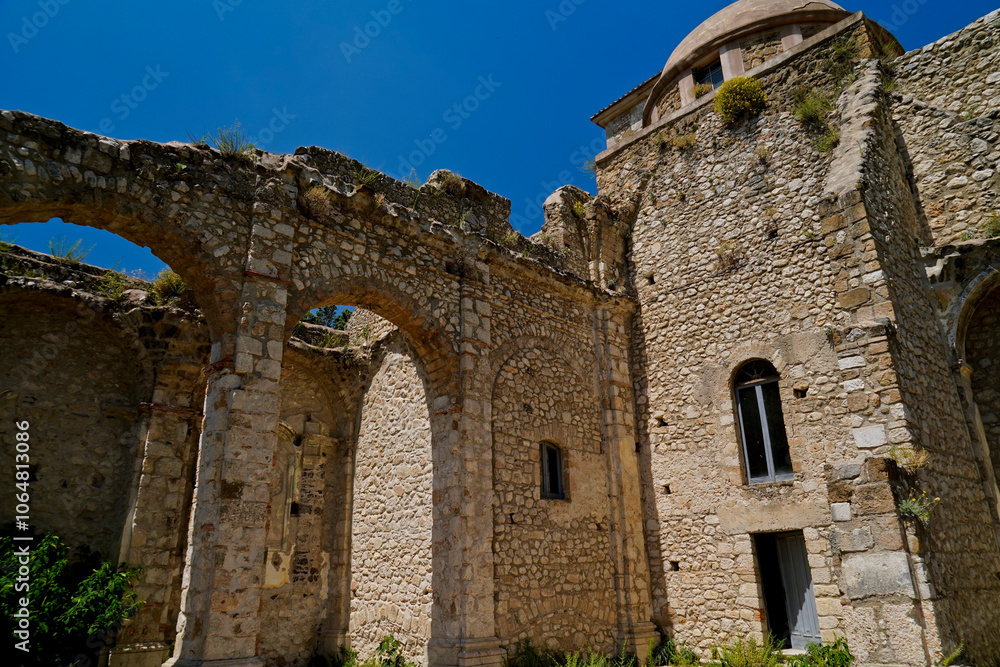 San Pietro Infine, borgo fantasma e Parco della Memoria Storica, Molise Italia San Pietro Infine, borgo fantasma e Parco della Memoria Storica, Molise Italia