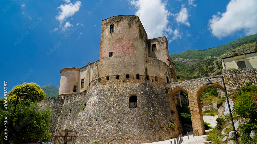 Castello Pandone, lavatoio e peschiera di Venafro, Isernia, Molise, Italia Castello Pandone, lavatoio e peschiera di Venafro, Isernia, Molise, Italia