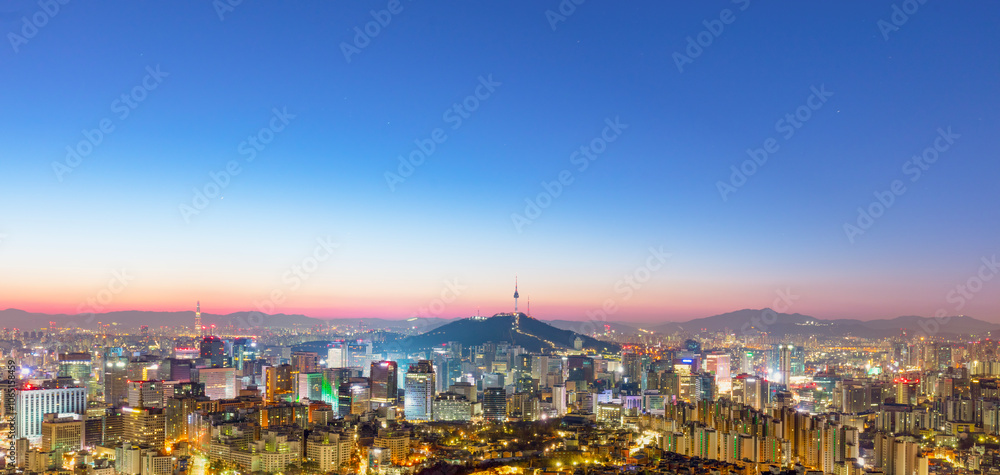 Obraz premium Sunrise Seoul City Skyline Panorama view at twilight South Korea