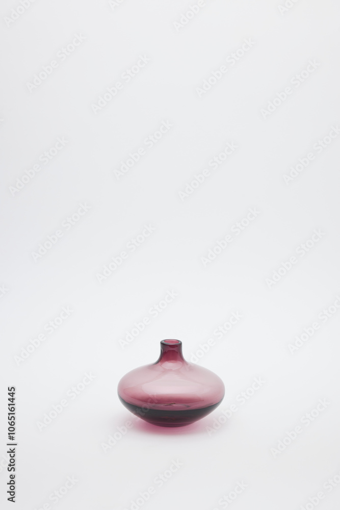 Fototapeta premium 赤色の花瓶