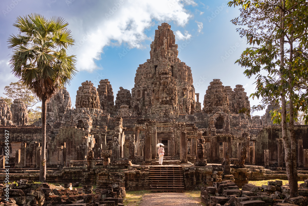 Obraz premium Bayon temple, ancient temple ruins in Cambodia