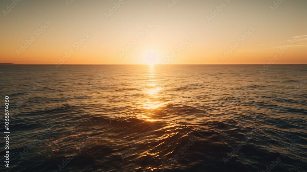 Obraz premium Serene Sunset View Over Calm Ocean Horizon