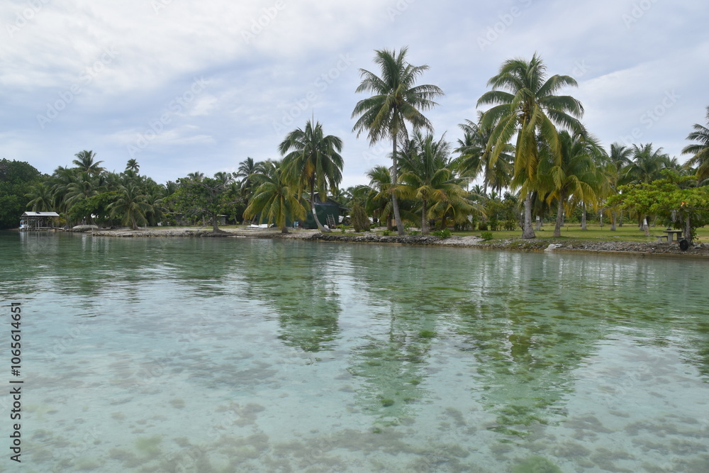 Obraz premium The tropical white sand beaches of Bora Bora in French Polynesia