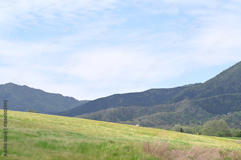 Obraz premium landscape with mountains and clouds