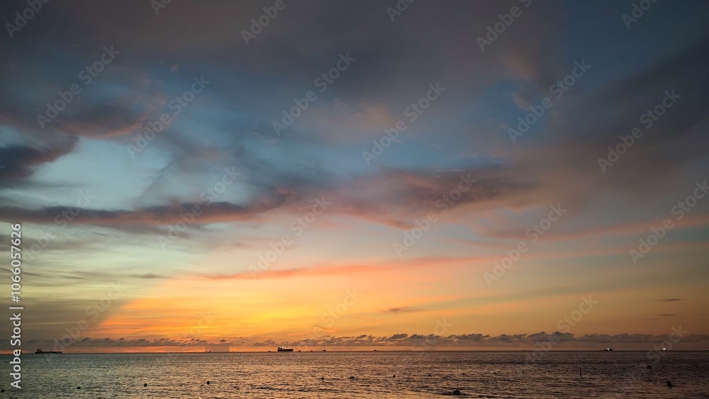Fototapeta premium Atardecer en el mar