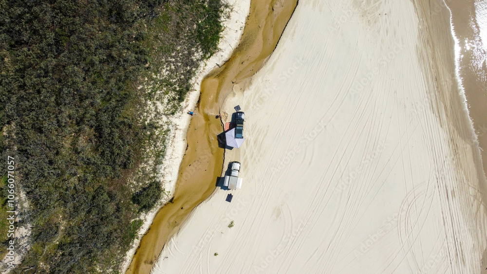 Fotografie Beach camping in a 4wd