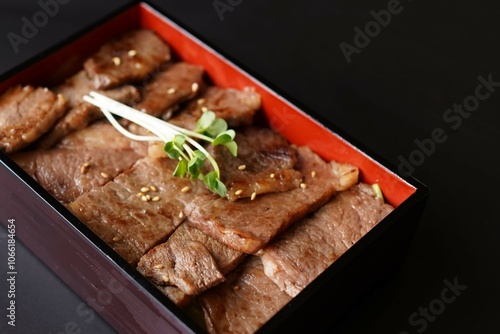 カルビ　焼肉　黒毛和牛　国産牛　特選カルビ重　カルビ丼　
