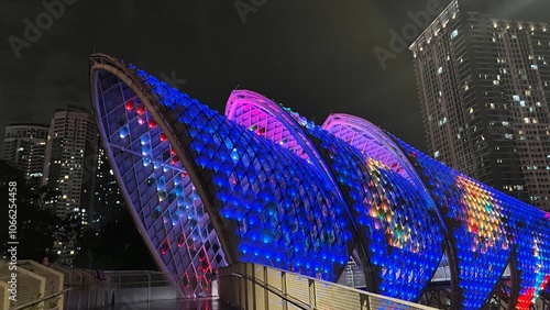 KUALA LUMPUR, MALAYSIA - OCTOBER 20, 2024 :  view of Saloma Link, a landmark bridge that connect Kuala Lumpur city centre and Kampung Bharu, a cultural local attraction in Malaysia