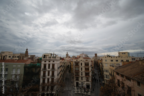 Vistas de la ciudad de Valencia en un día nublado